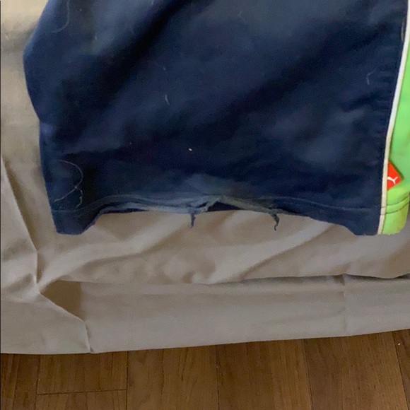 Worn Puma jogging pants - Picture 3 of 3